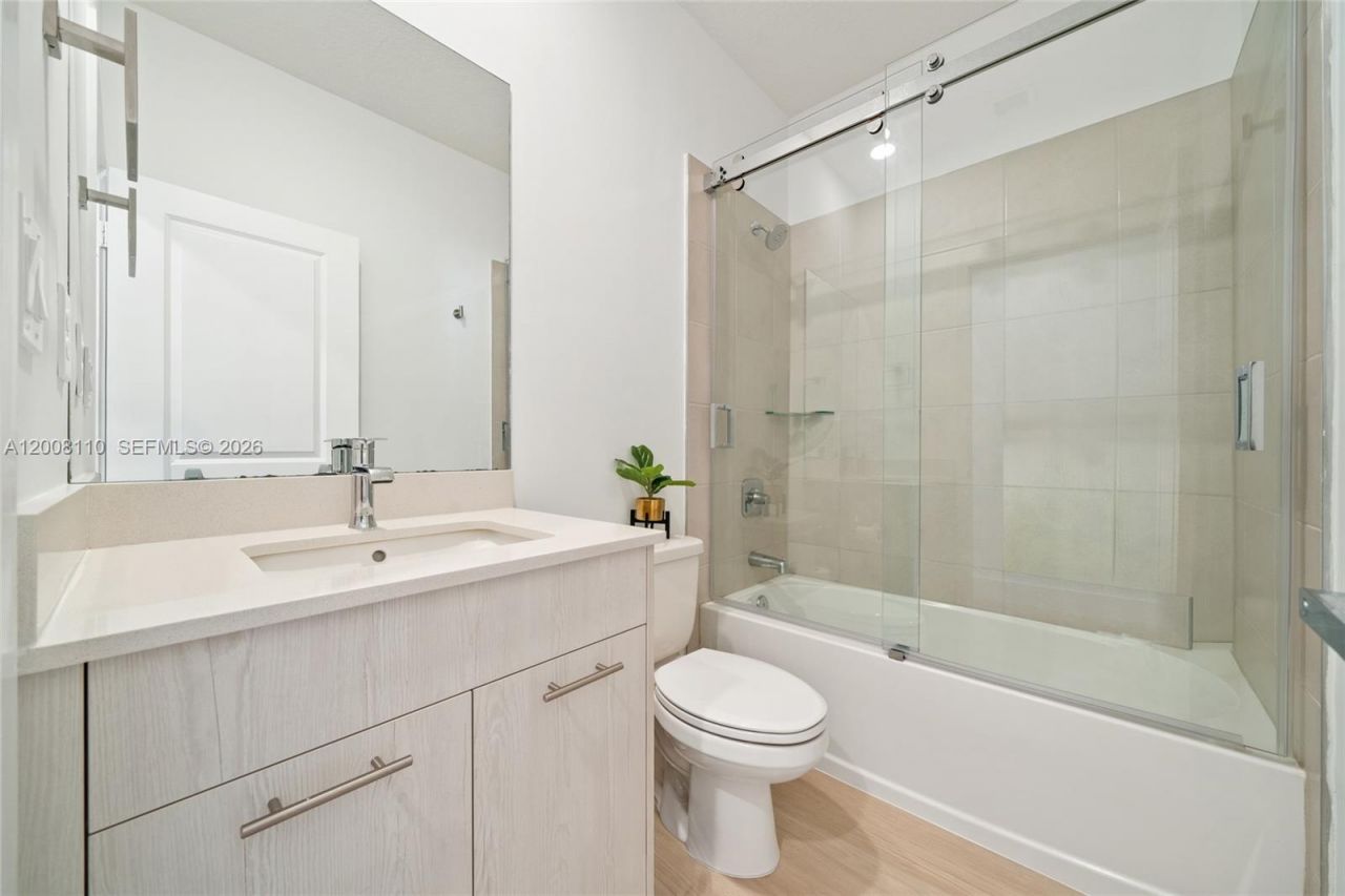 4648 NW 83rd Ave , Doral, FL 33166 Photo