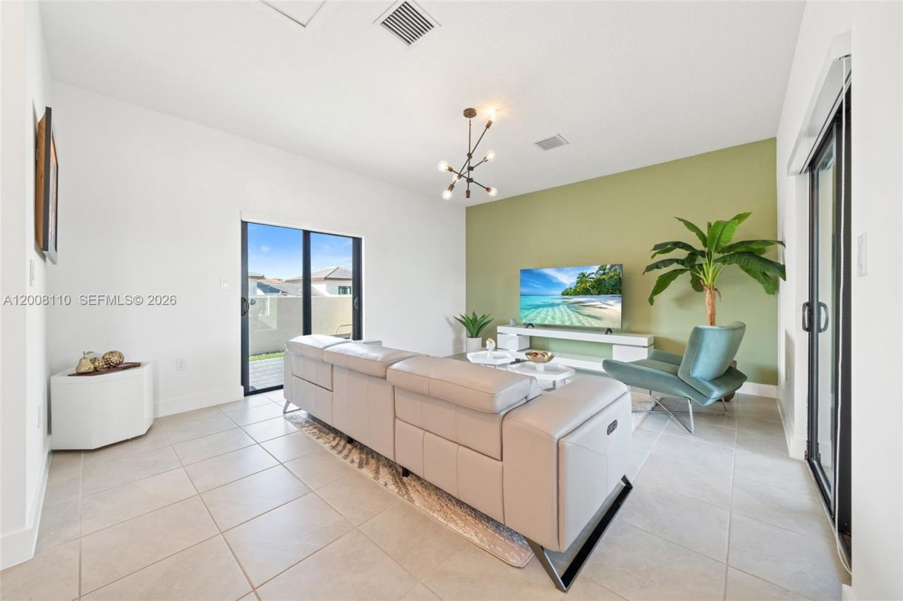 4648 NW 83rd Ave , Doral, FL 33166 Photo