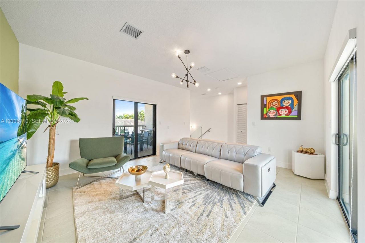 4648 NW 83rd Ave, Doral, FL 33166 Photo