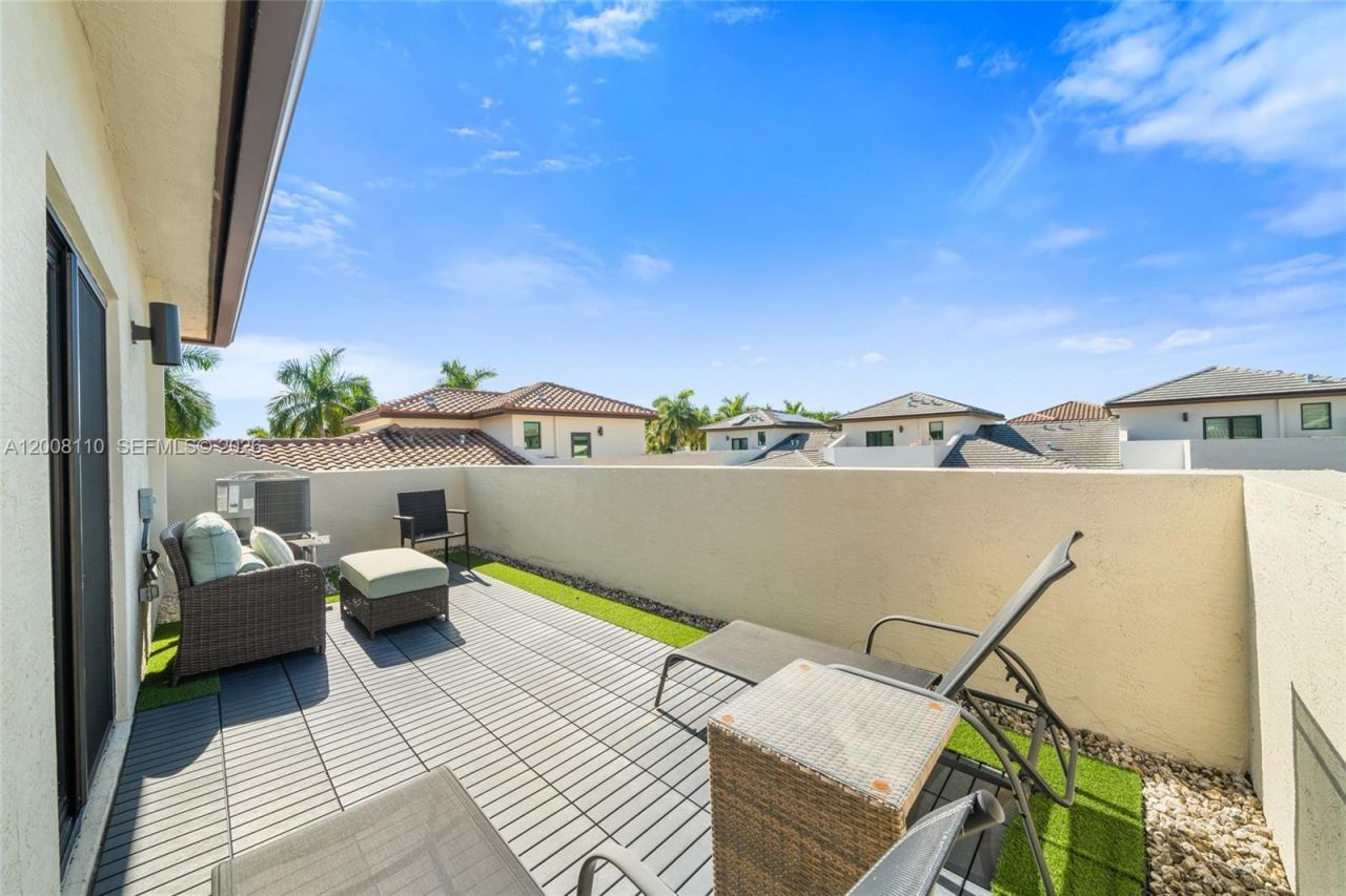 4648 NW 83rd Ave, Doral, FL 33166 Photo