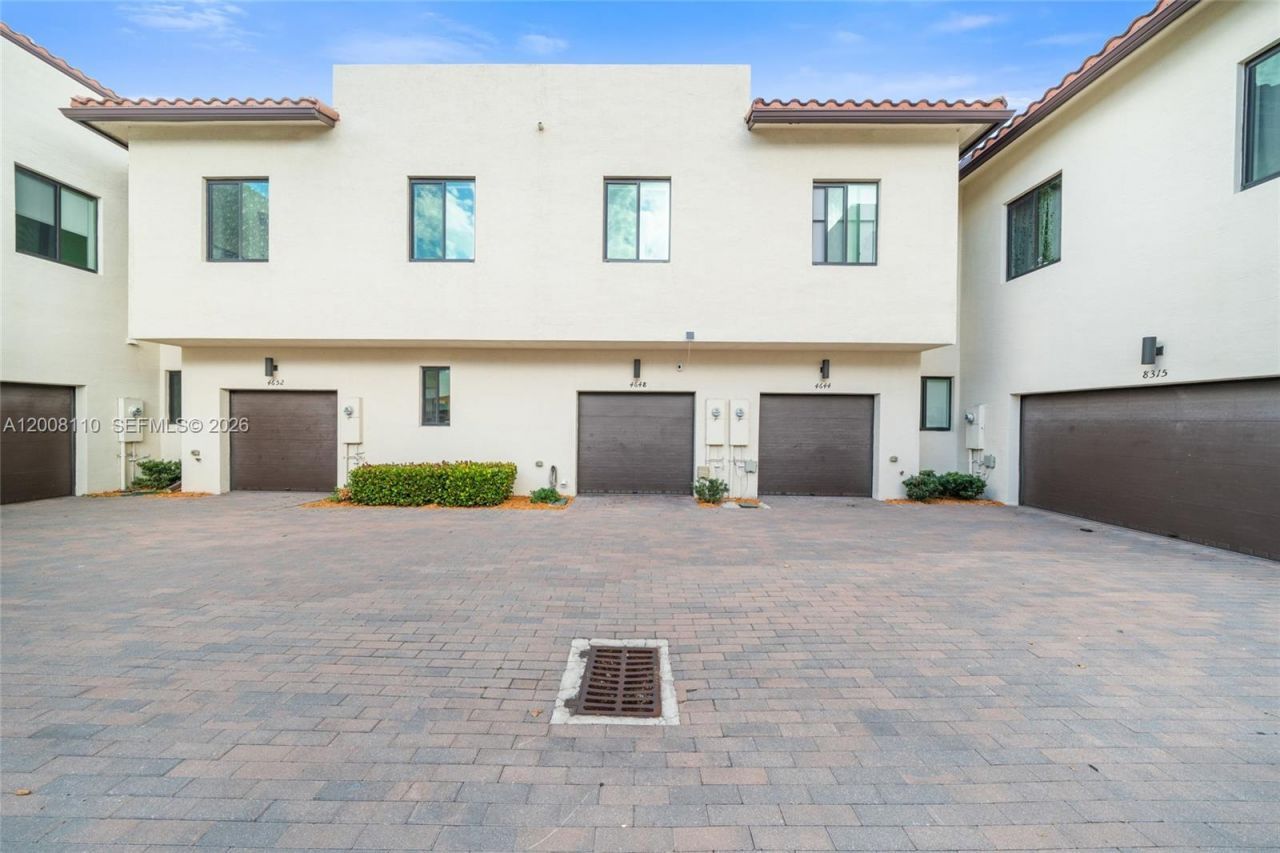 4648 NW 83rd Ave , Doral, FL 33166 Photo