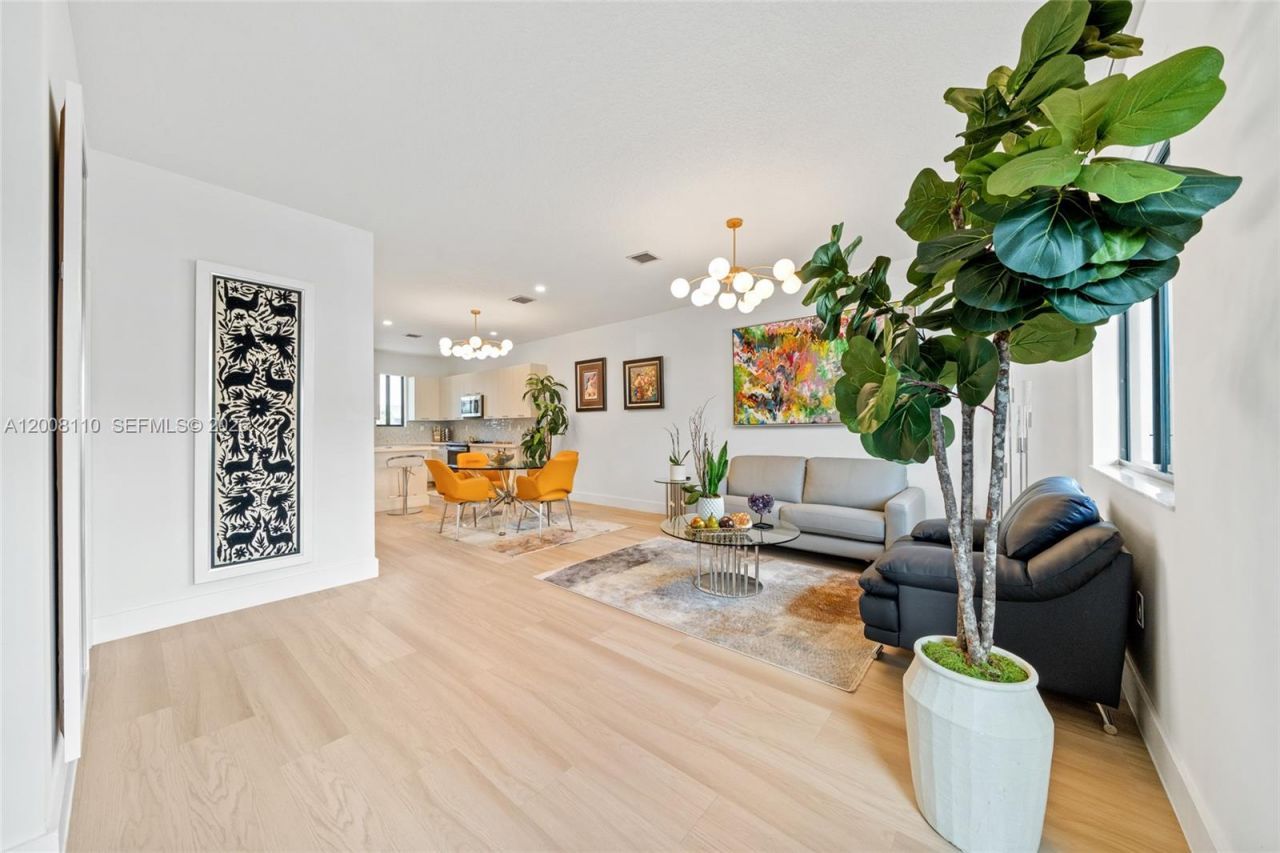 4648 NW 83rd Ave , Doral, FL 33166 Photo