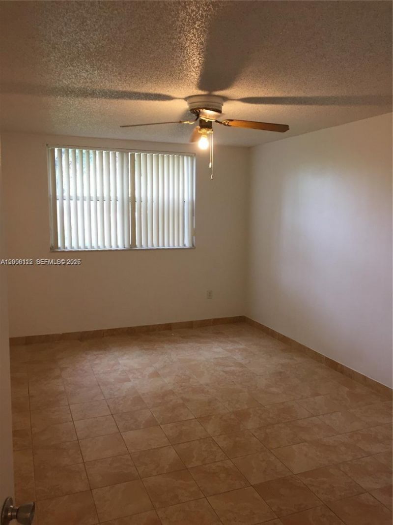 8363 Lake Dr , Unit 102, Doral, FL 33166 Photo