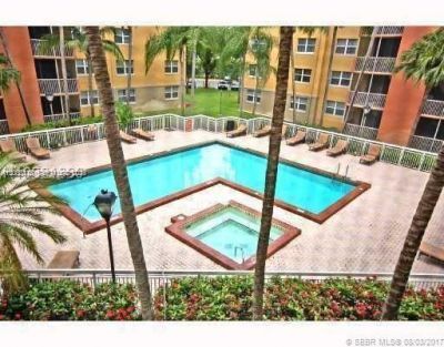 8363 Lake Dr , Unit 102, Doral, FL 33166 Photo