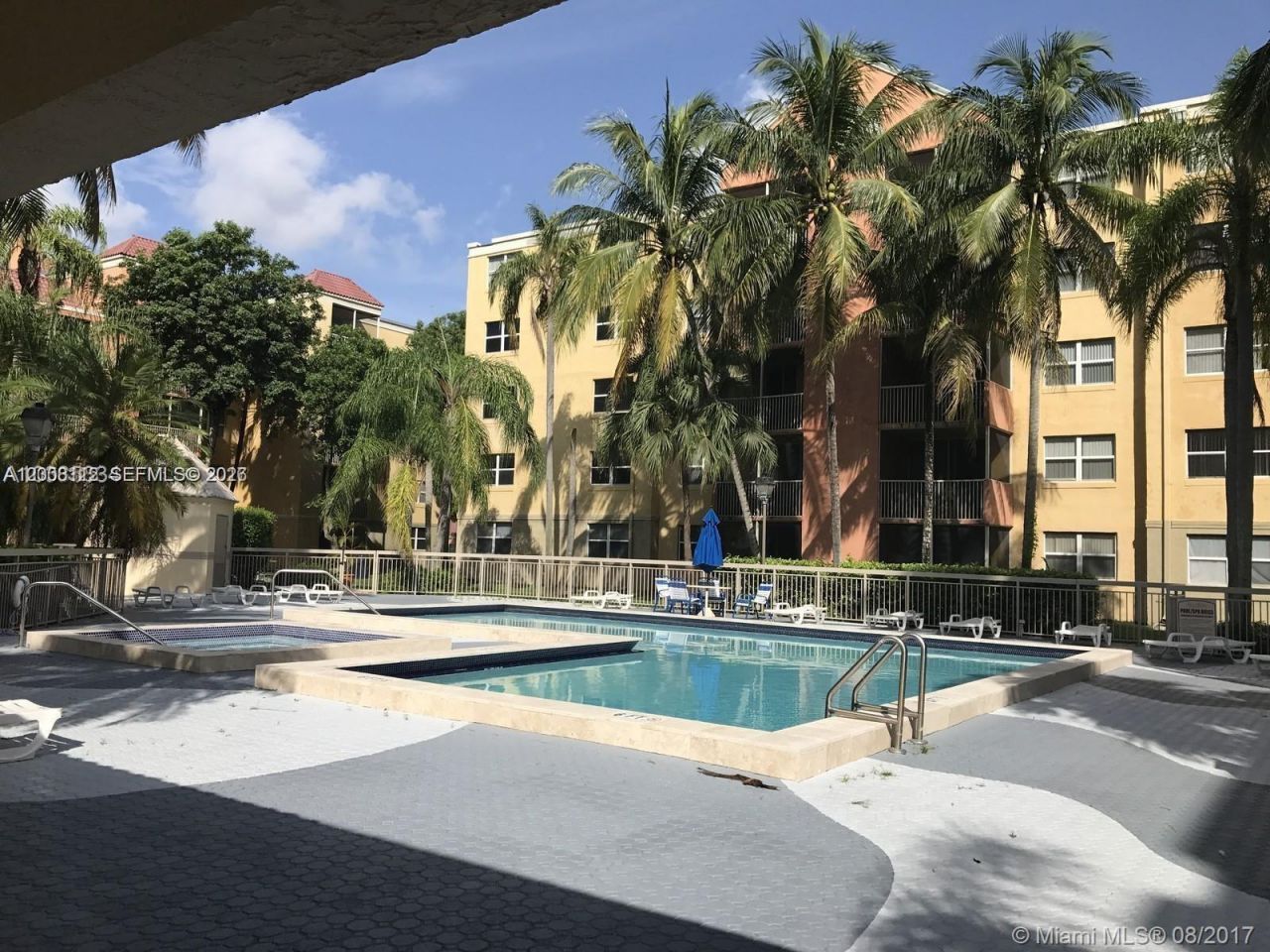 8363 Lake Dr , Unit 102, Doral, FL 33166 Photo