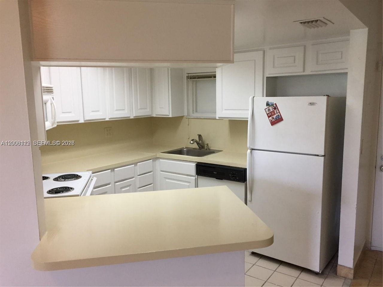 8363 Lake Dr , Unit 102, Doral, FL 33166 Photo