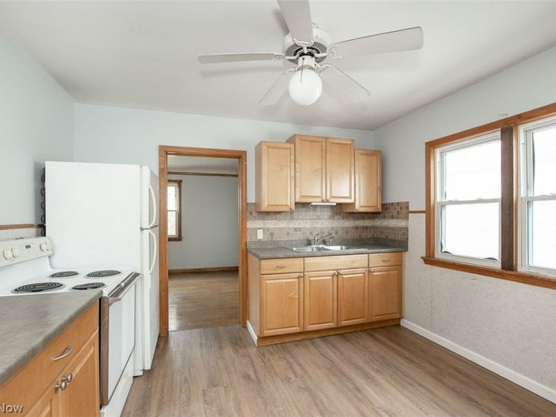 2831 North Avenue, Parma, OH 44134 Photo 10