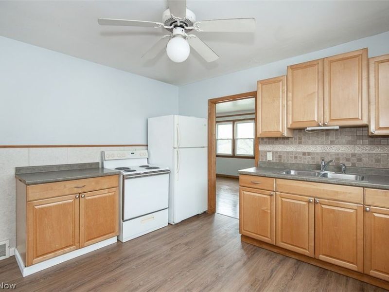 2831 North Avenue, Parma, OH 44134 Photo 11