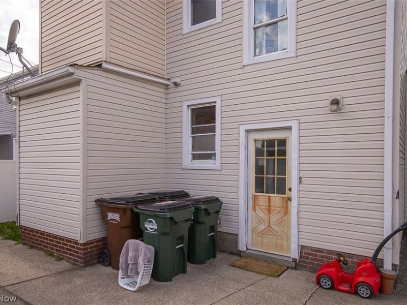 2831 North Avenue, Parma, OH 44134 Photo 4