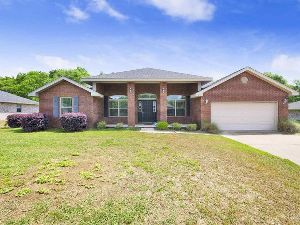 1650 Hollow Point Dr, Cantonment, FL 32533