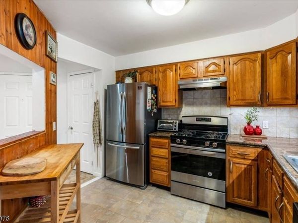48 Quartz Ln, Paterson, NJ 07501