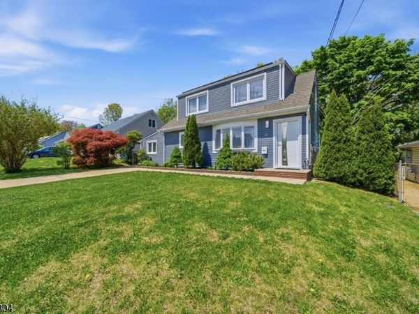 47 Kendall Dr, Sayreville, NJ 08859