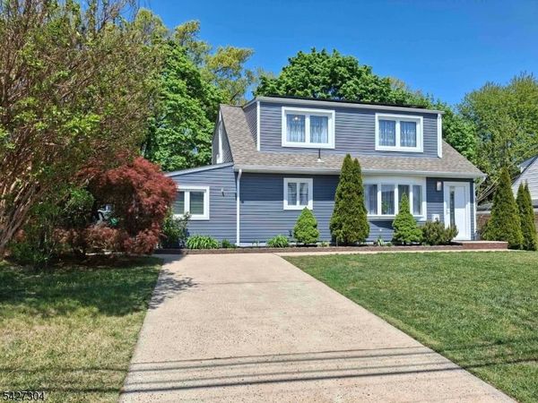 47 Kendall Dr, Sayreville, NJ 08859