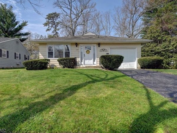 123 Columbine Cir, Toms Rivership, NJ 08755