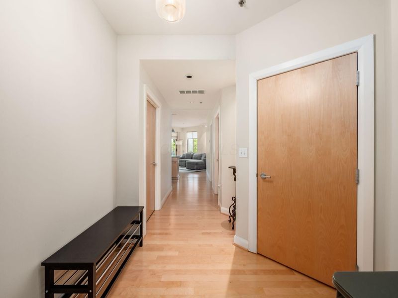 196 S Grant Avenue, Unit 303, Columbus, OH 43215 Photo 5