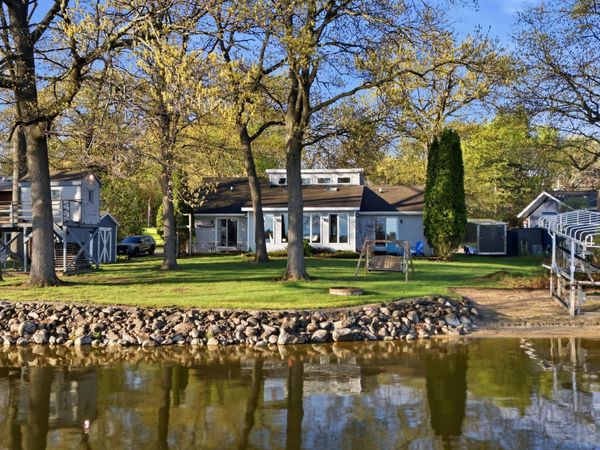 W5733 Island Drive, Pardeeville, WI 53954