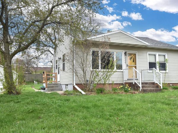 3337 E Waterford Ave, Saint Francis, WI 53235