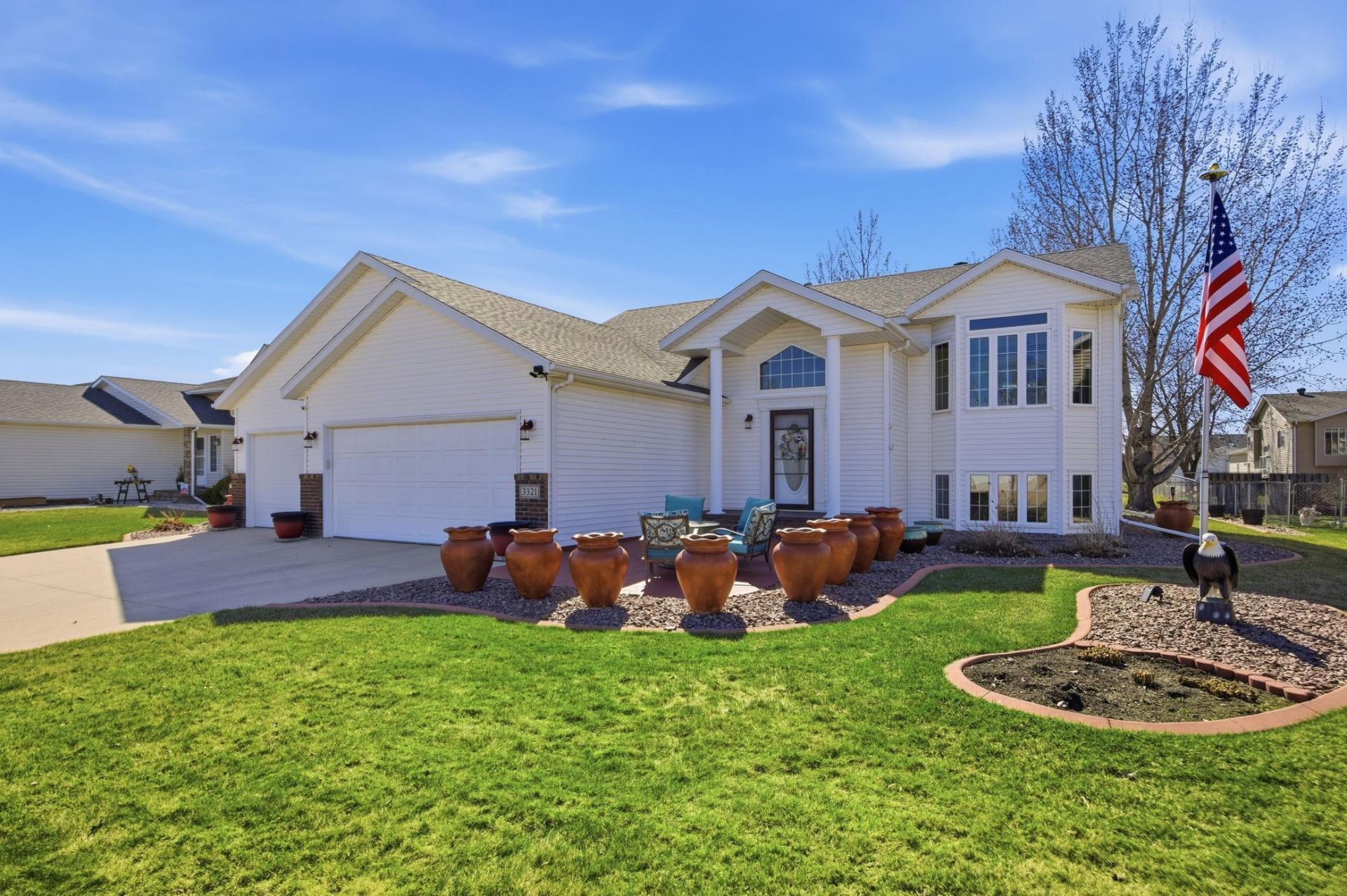 3321 Washington Street S, Fargo, ND 58104 Main Photo