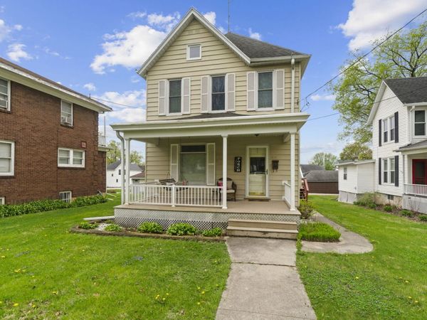 1221 W Lincoln Boulevard , Freeport, IL 61032