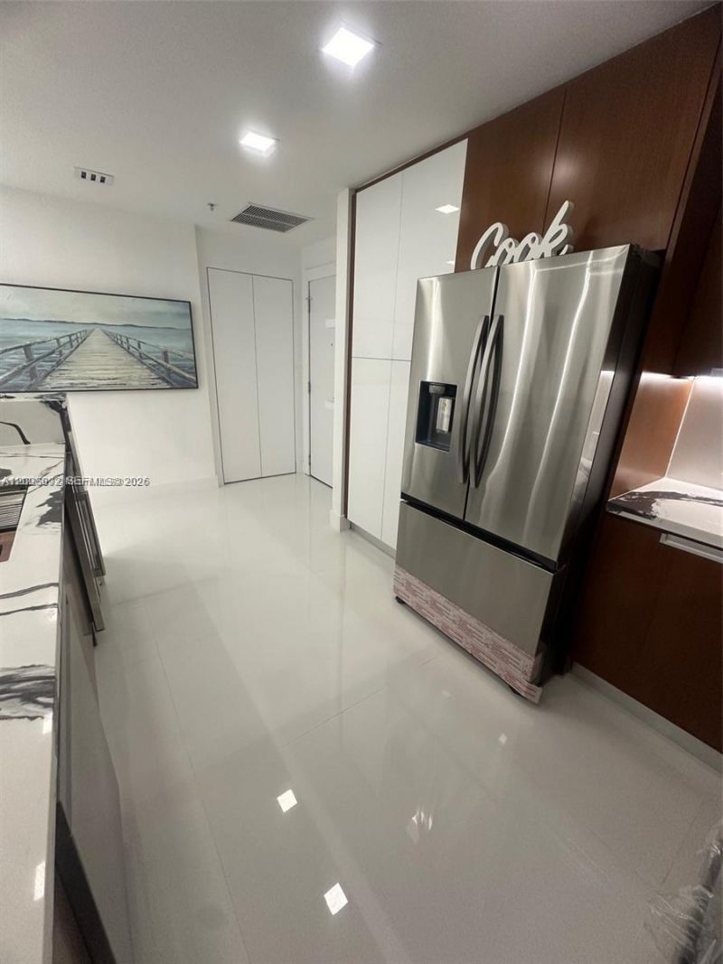 7901 Hispanola Ave, Unit 808, North Bay Village, FL 33141 Photo