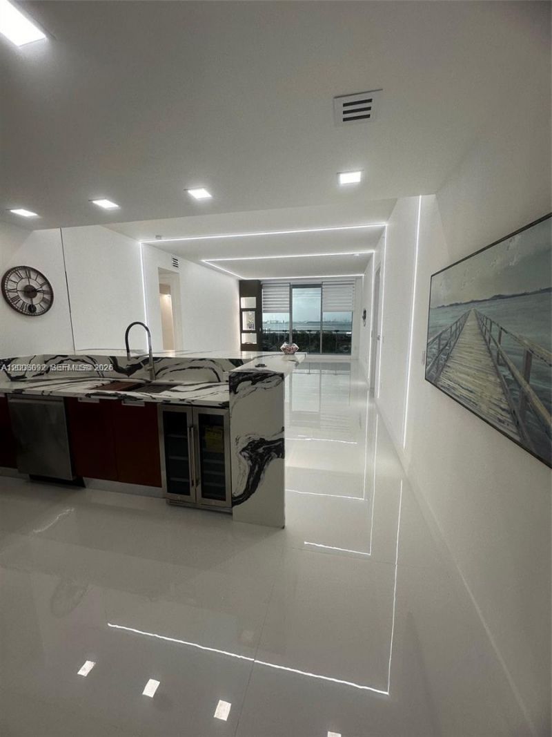 7901 Hispanola Ave, Unit 808, North Bay Village, FL 33141 Photo