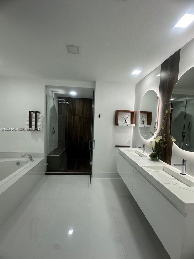 7901 Hispanola Ave, Unit 808, North Bay Village, FL 33141 Photo