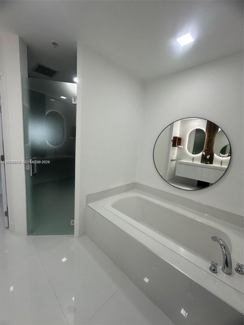 7901 Hispanola Ave, Unit 808, North Bay Village, FL 33141 Photo