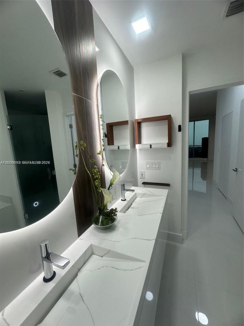 7901 Hispanola Ave, Unit 808, North Bay Village, FL 33141 Photo