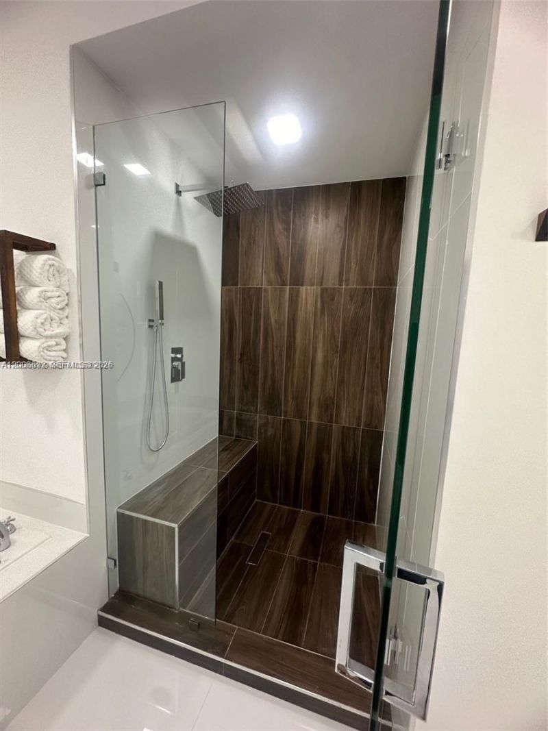 7901 Hispanola Ave, Unit 808, North Bay Village, FL 33141 Photo