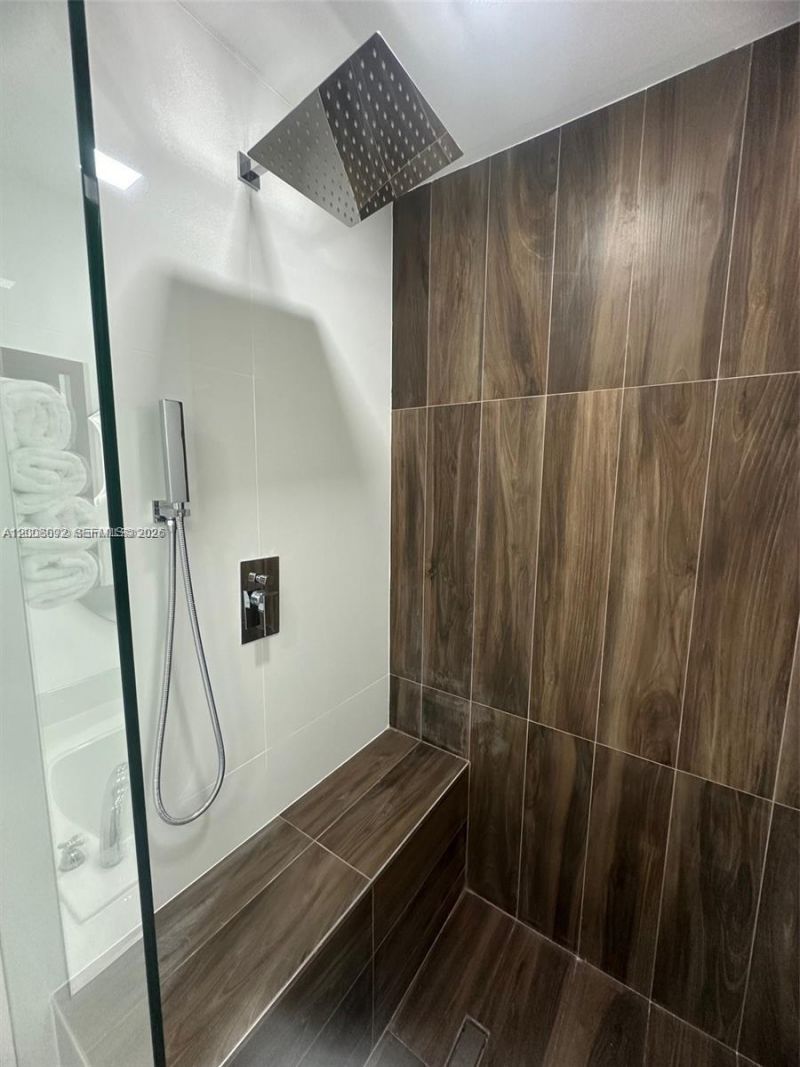 7901 Hispanola Ave, Unit 808, North Bay Village, FL 33141 Photo