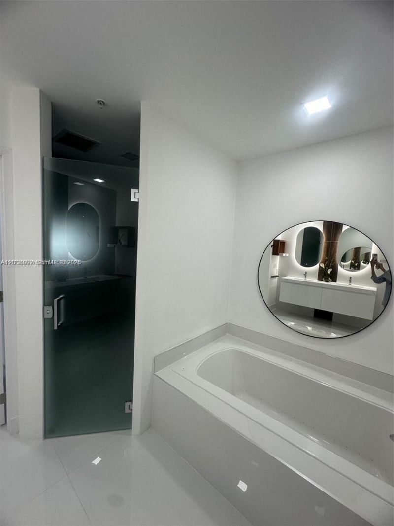 7901 Hispanola Ave, Unit 808, North Bay Village, FL 33141 Photo
