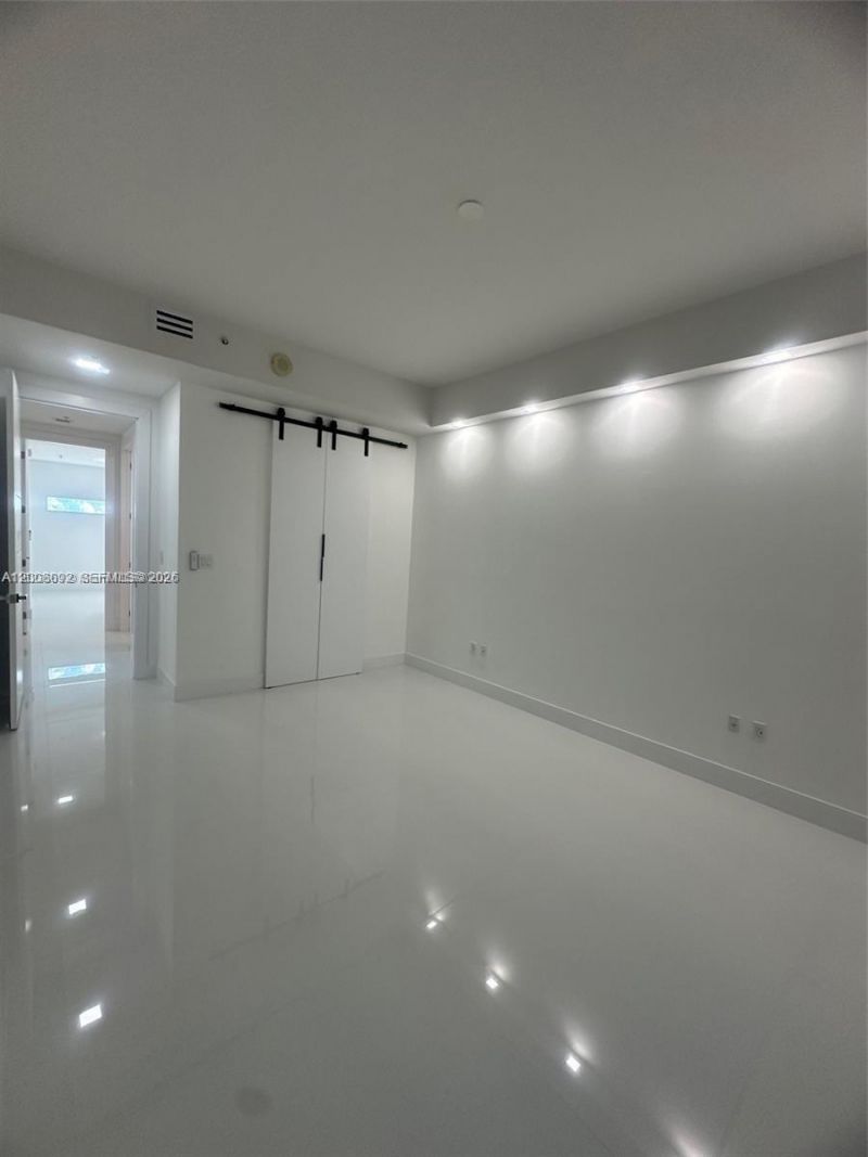 7901 Hispanola Ave, Unit 808, North Bay Village, FL 33141 Photo