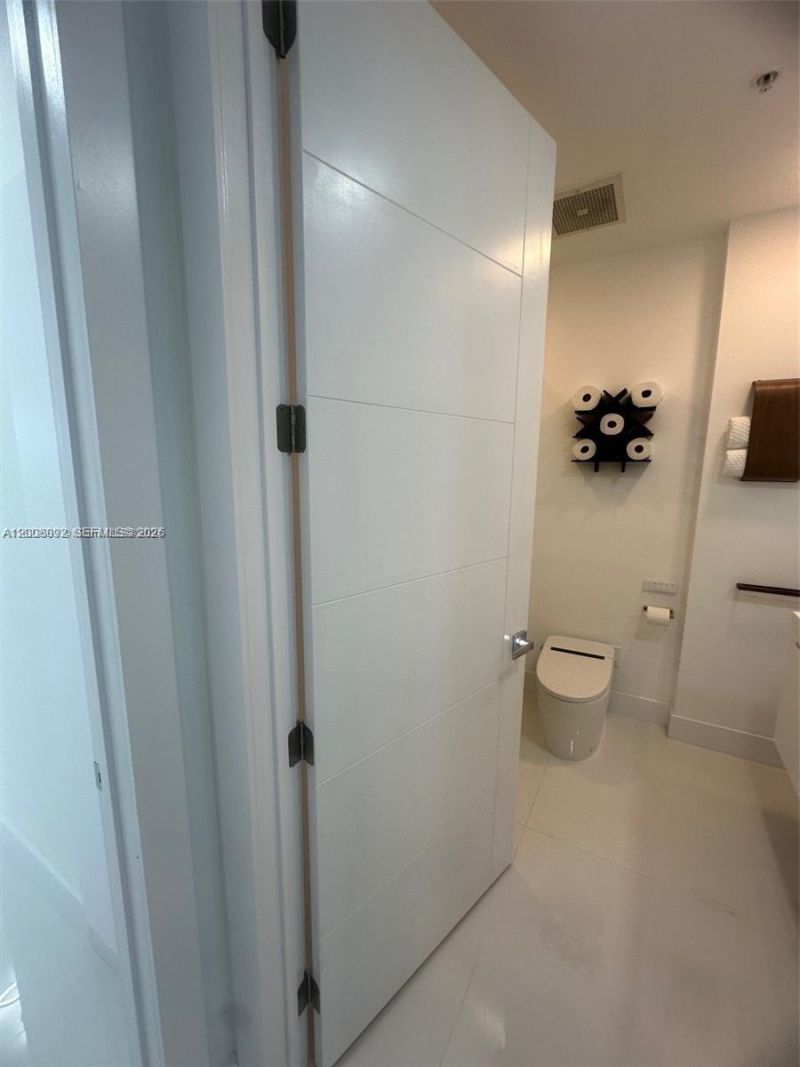 7901 Hispanola Ave, Unit 808, North Bay Village, FL 33141 Photo