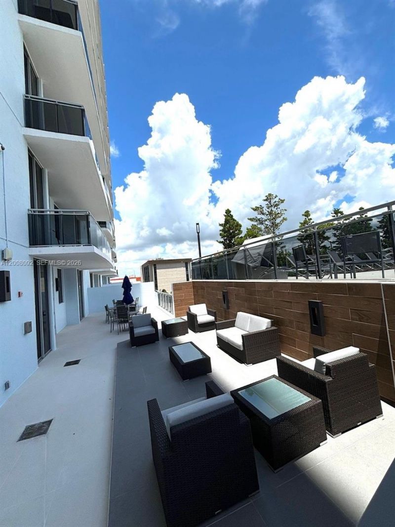 7901 Hispanola Ave, Unit 808, North Bay Village, FL 33141 Photo