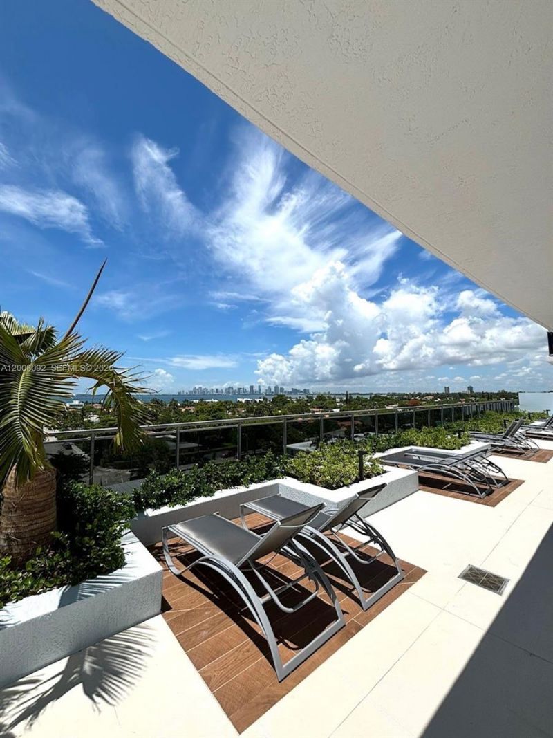 7901 Hispanola Ave, Unit 808, North Bay Village, FL 33141 Photo