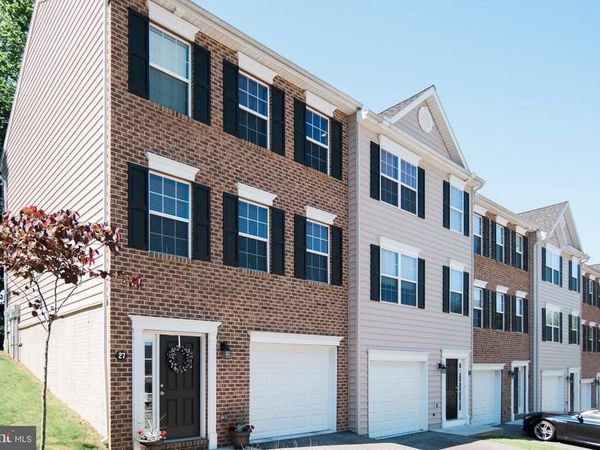 20 MUSTANG DRIVE , HANOVER, PA 17331