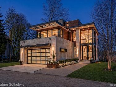 1105 Oregon Boulevard , Waterford Twp, MI 48327