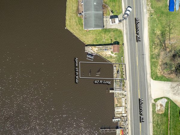 5221 W Monroe Road, Pentwater, MI 49449