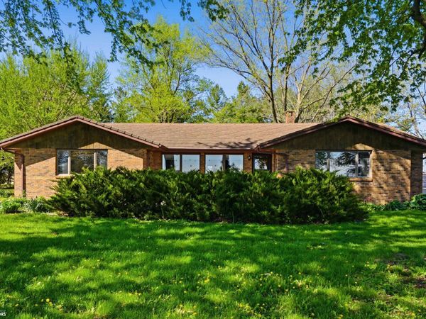 1062 James Ave., Winfield, IA 52659