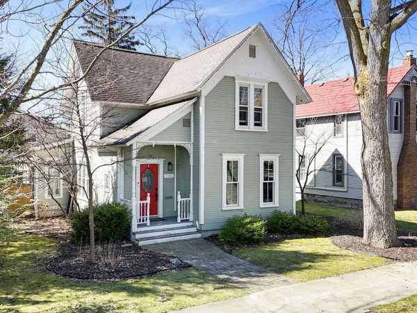 206 Ninth Street E, Traverse City, MI 49684