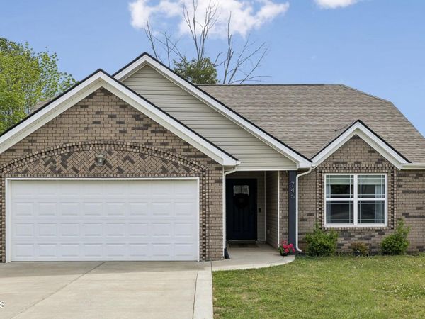 745 Cedar Lane, Springfield, TN 37172