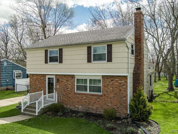 1900 Bruce Lane , Grand Island, NY 14072