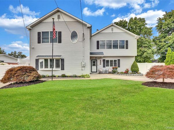 420 Dare Road , Selden, NY 11784