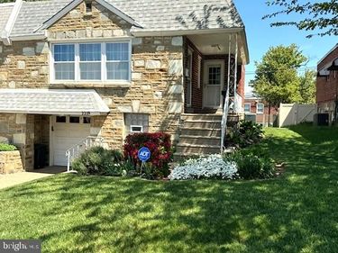 2219 00 NAPFLE AVENUE, PHILADELPHIA, PA 19152