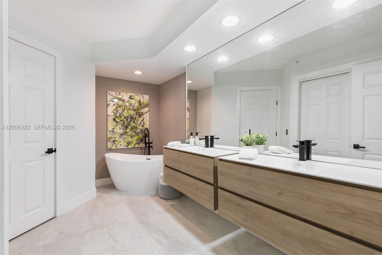 3370 Hidden Bay Dr , Unit 409, Aventura, FL 33180 Photo