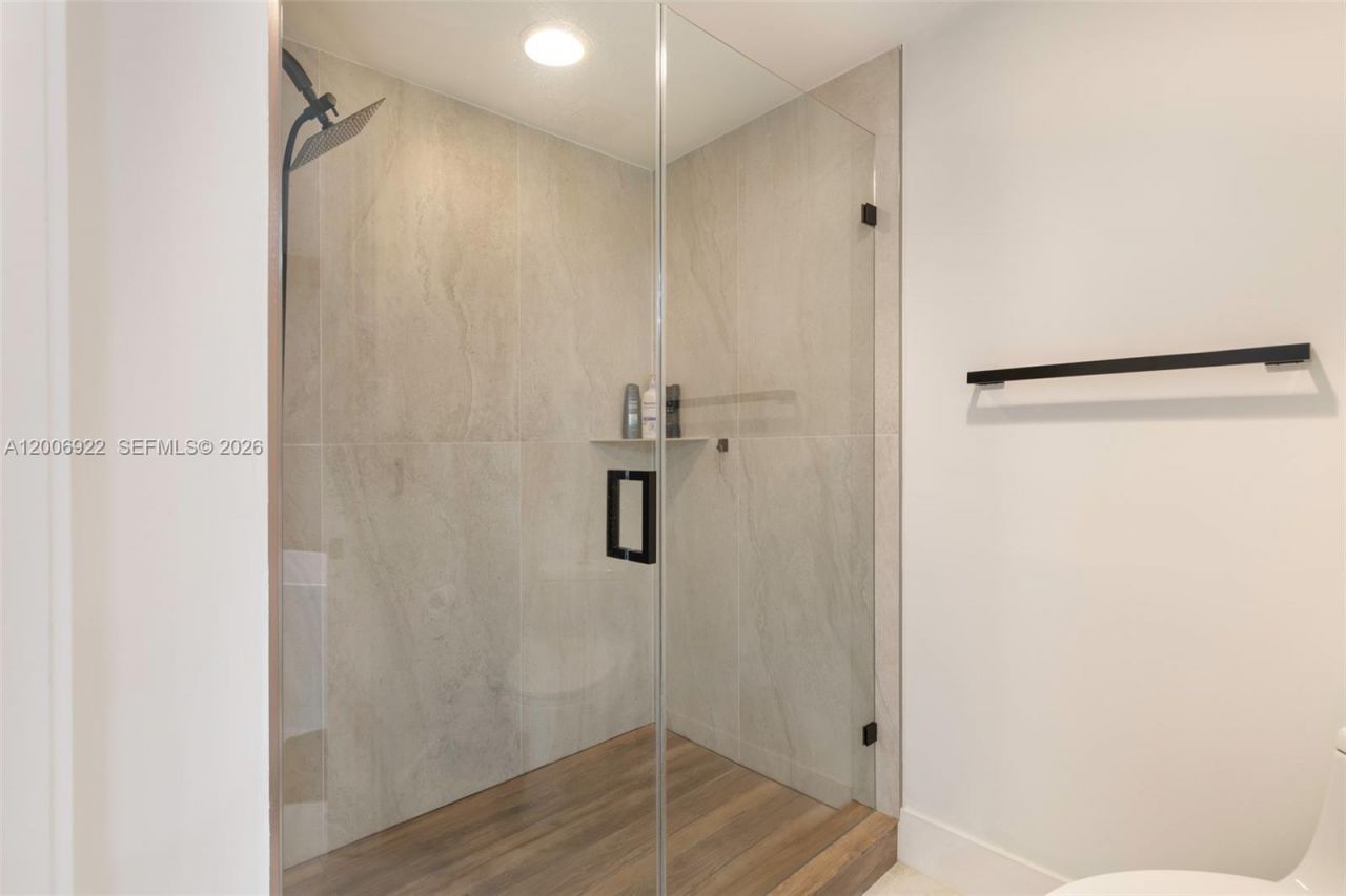 3370 Hidden Bay Dr , Unit 409, Aventura, FL 33180 Photo