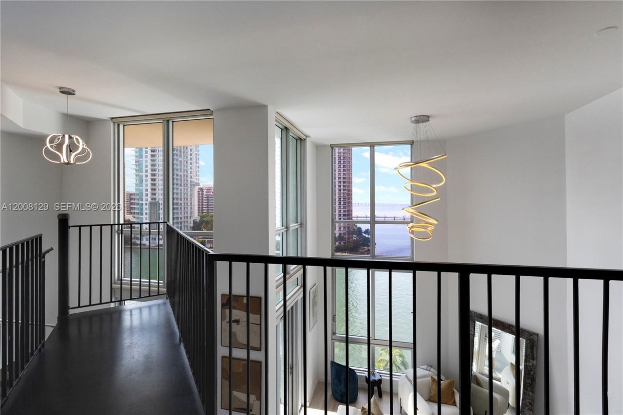 300 S Biscayne Blvd , Unit L-1014, Miami, FL 33131 Photo