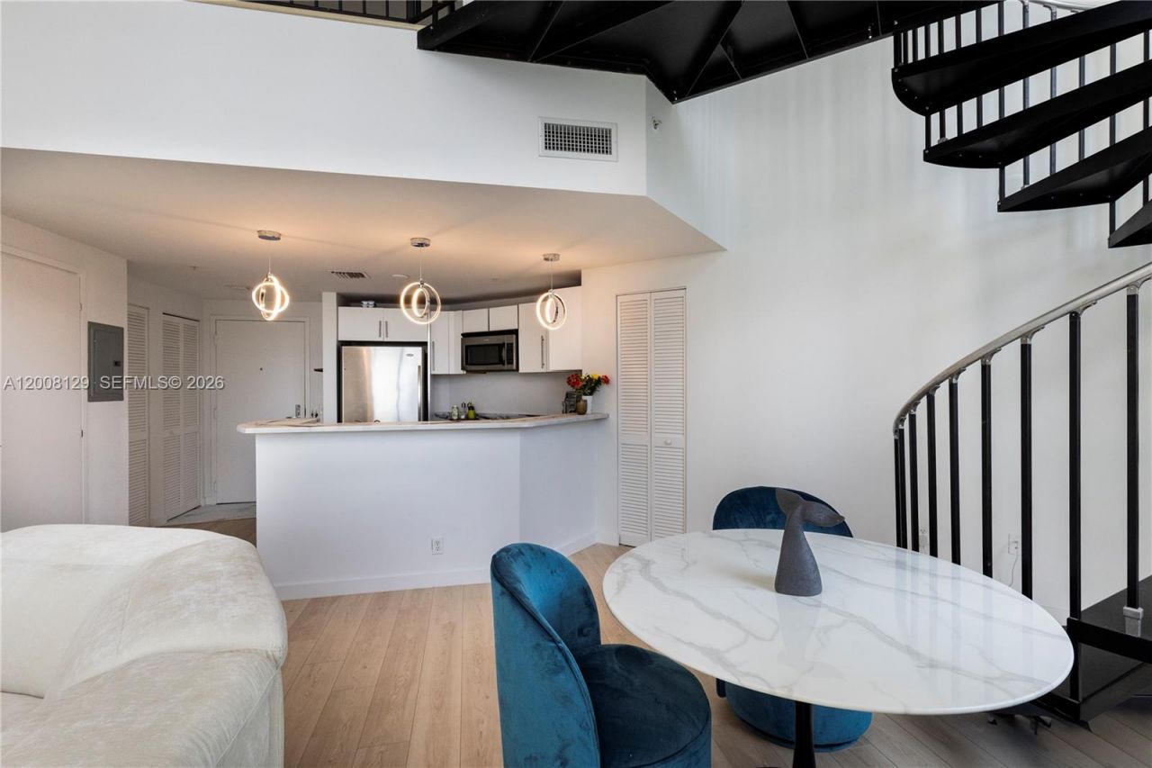 300 S Biscayne Blvd , Unit L-1014, Miami, FL 33131 Photo
