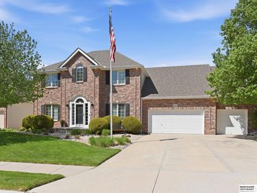 18320 Ontario Street , Omaha, NE 68130