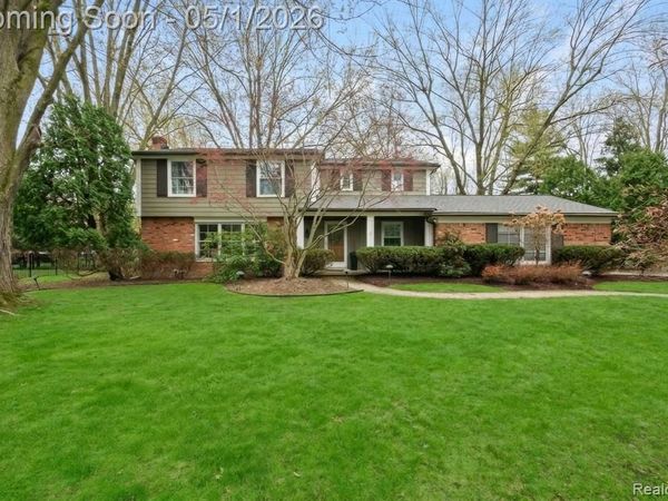 31737 Waltham Court, Beverly Hills Vlg, MI 48025